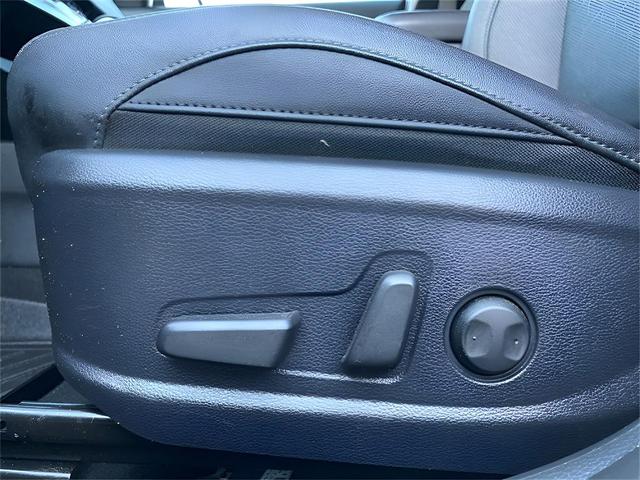 Photo of 2024 Gravity Gray Kia Seltos