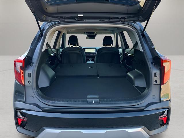 Photo of 2024 Gravity Gray Kia Seltos