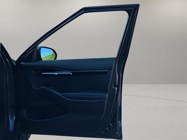 Photo of 2024 Gravity Gray Kia Seltos