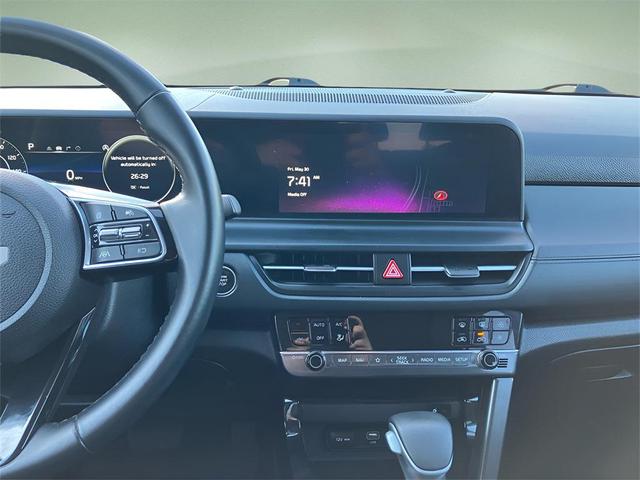 Photo of 2024 Gravity Gray Kia Seltos