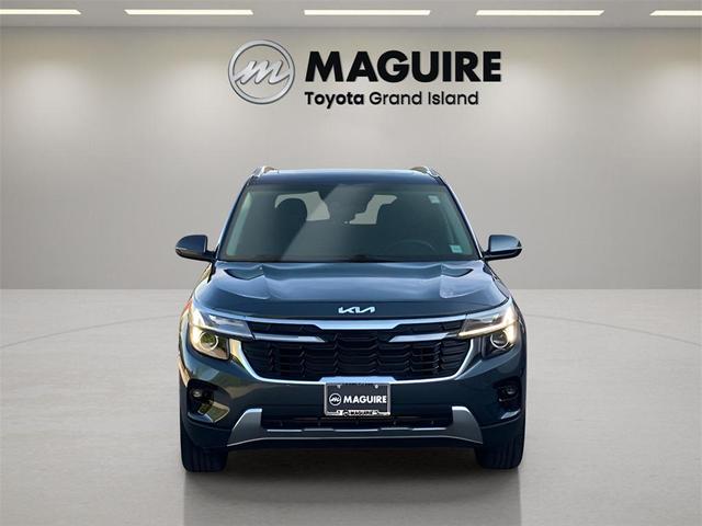 Photo of 2024 Gravity Gray Kia Seltos