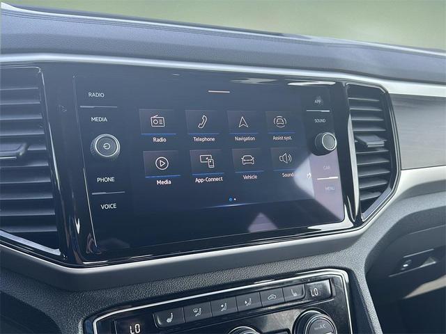 Photo of 2023 Red Metallic Volkswagen Atlas