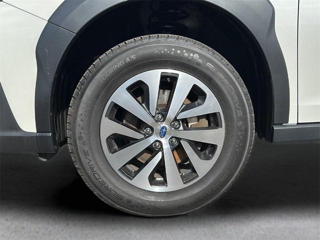 Photo of 2023 Crystal White Pearl Subaru Outback