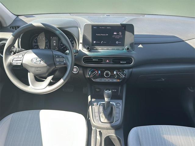 Photo of 2023 Lunar White Hyundai KONA