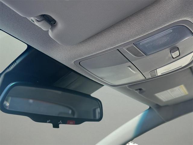 Photo of 2023 Lunar White Hyundai KONA