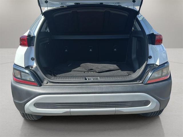 Photo of 2023 Lunar White Hyundai KONA