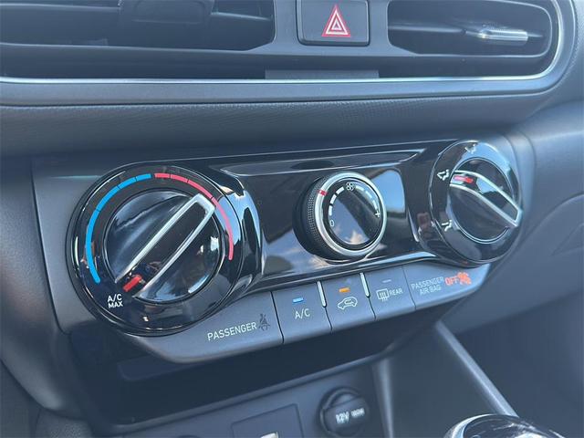 Photo of 2023 Lunar White Hyundai KONA