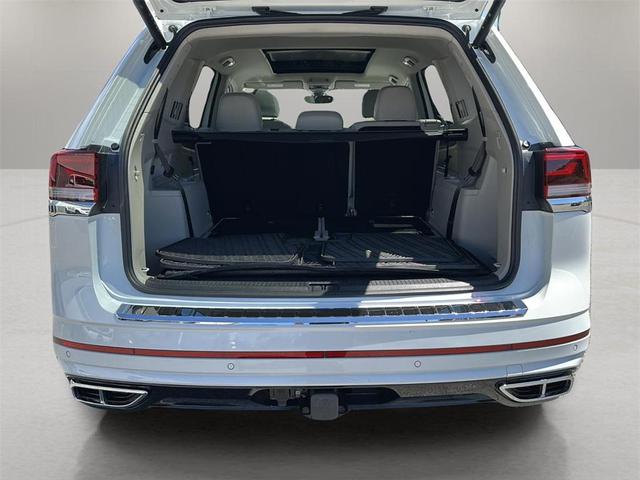 Photo of 2024 Opal White Pearl Volkswagen Atlas