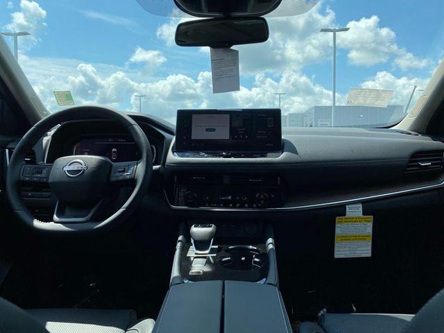 Photo of 2025 Black Nissan Rogue