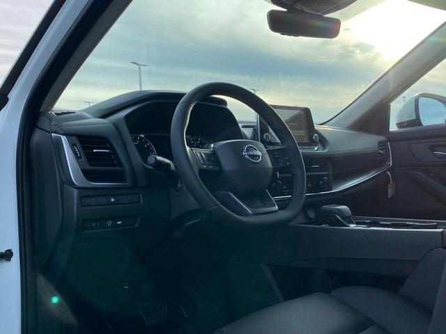 Photo of 2026 Everest White P Nissan Rogue