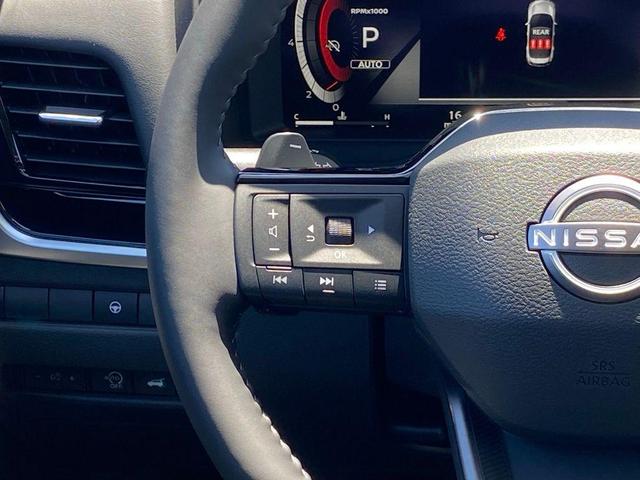 Photo of 2025 2t Dk Beige Blk Nissan Rogue