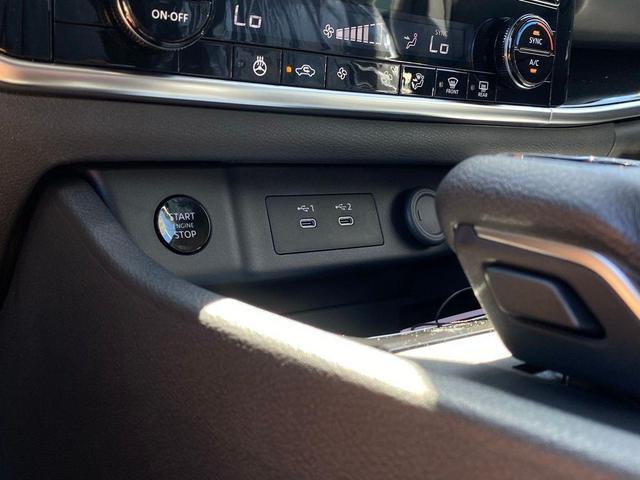 Photo of 2025 2t Dk Beige Blk Nissan Rogue