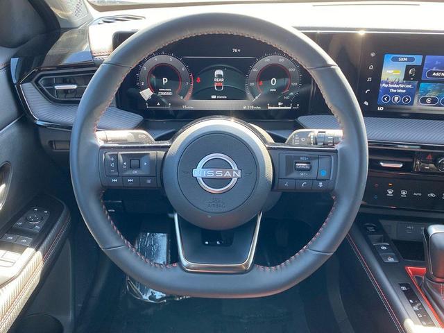 Photo of 2025 2t Gun Red Roof Nissan Kicks