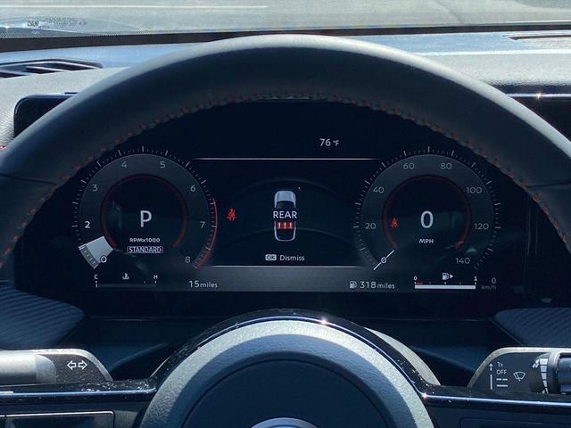 Photo of 2025 2t Gun Red Roof Nissan Kicks