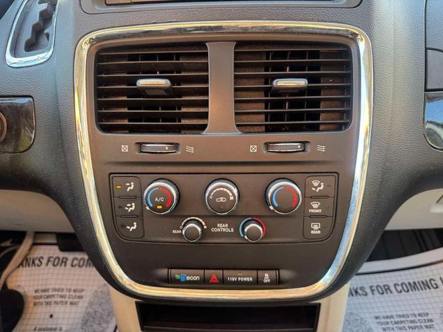 Photo of 2013 Stone White Clearcoat Dodge Grand Caravan