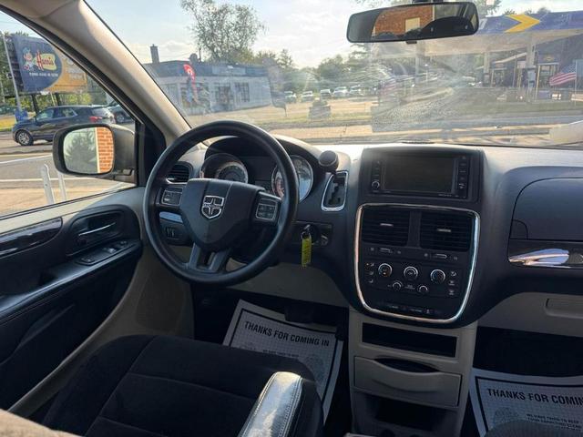 Photo of 2013 Stone White Clearcoat Dodge Grand Caravan