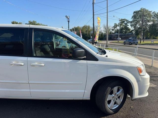 Photo of 2013 Stone White Clearcoat Dodge Grand Caravan