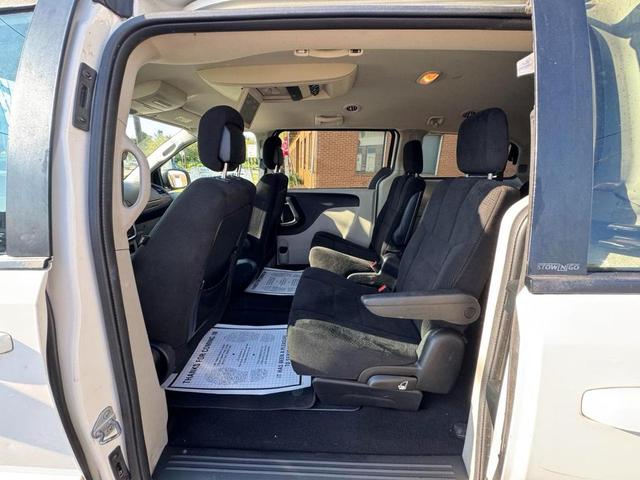 Photo of 2013 Stone White Clearcoat Dodge Grand Caravan