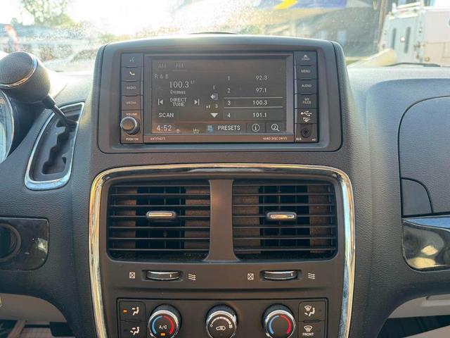 Photo of 2013 Stone White Clearcoat Dodge Grand Caravan