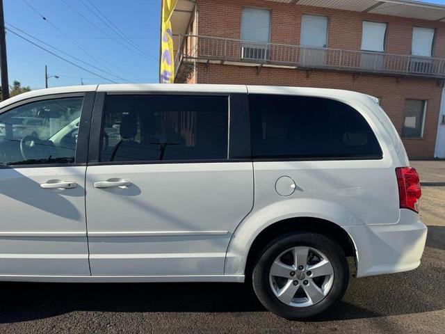 Photo of 2013 Stone White Clearcoat Dodge Grand Caravan