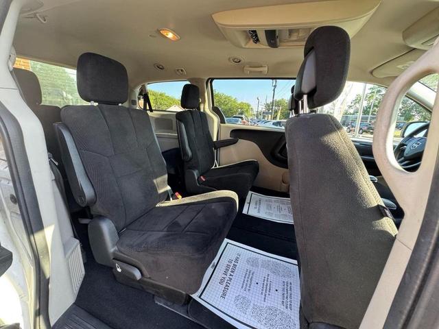 Photo of 2013 Stone White Clearcoat Dodge Grand Caravan