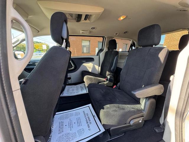 Photo of 2013 Stone White Clearcoat Dodge Grand Caravan