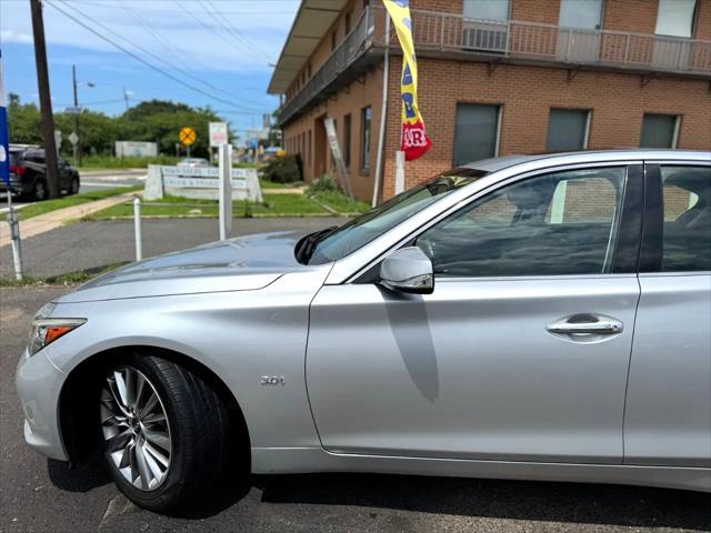 Photo of 2017 Liquid Platinum INFINITI Q50
