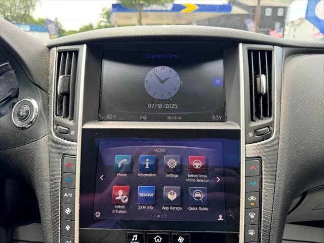 Photo of 2017 Liquid Platinum INFINITI Q50