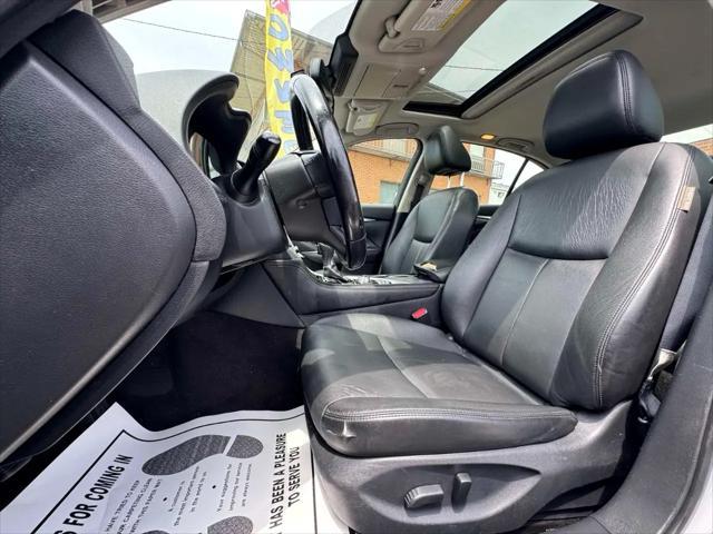 Photo of 2017 Liquid Platinum INFINITI Q50