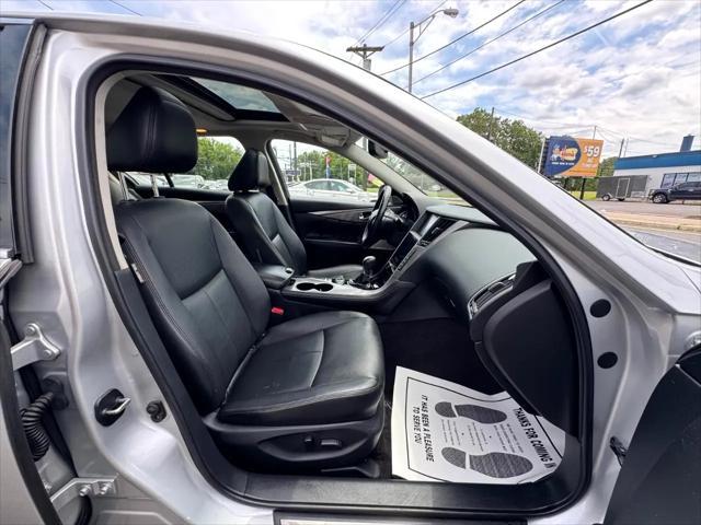 Photo of 2017 Liquid Platinum INFINITI Q50