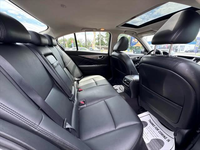 Photo of 2017 Liquid Platinum INFINITI Q50
