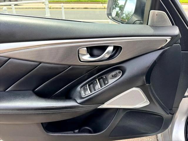 Photo of 2017 Liquid Platinum INFINITI Q50