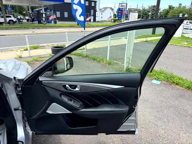 Photo of 2017 Liquid Platinum INFINITI Q50