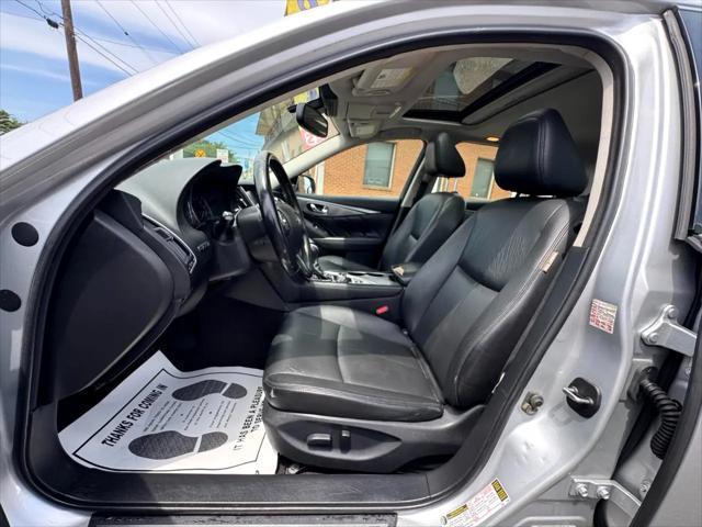 Photo of 2017 Liquid Platinum INFINITI Q50