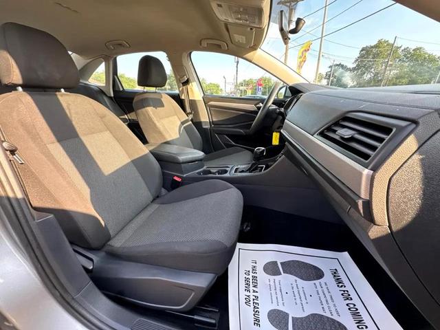 Photo of 2019 Pyrite Silver Metallic Volkswagen Jetta