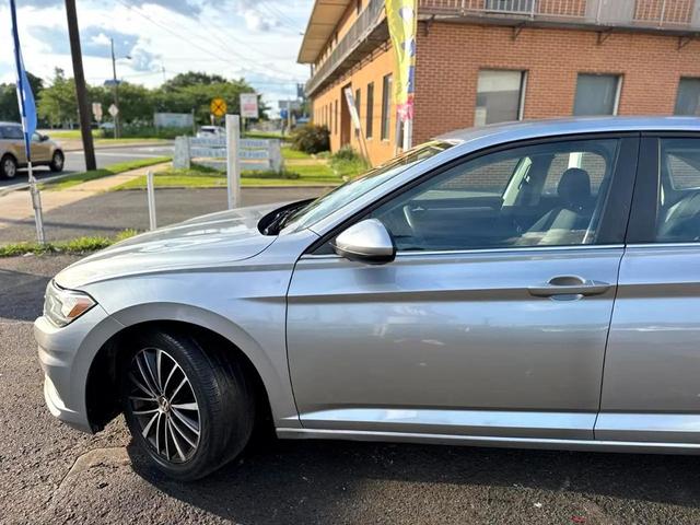 Photo of 2019 Pyrite Silver Metallic Volkswagen Jetta