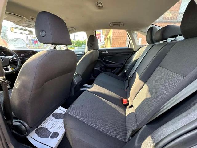 Photo of 2019 Pyrite Silver Metallic Volkswagen Jetta