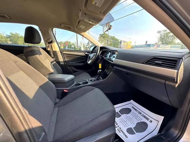 Photo of 2019 Pyrite Silver Metallic Volkswagen Jetta