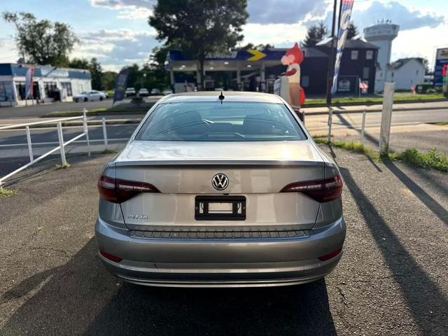 Photo of 2019 Pyrite Silver Metallic Volkswagen Jetta