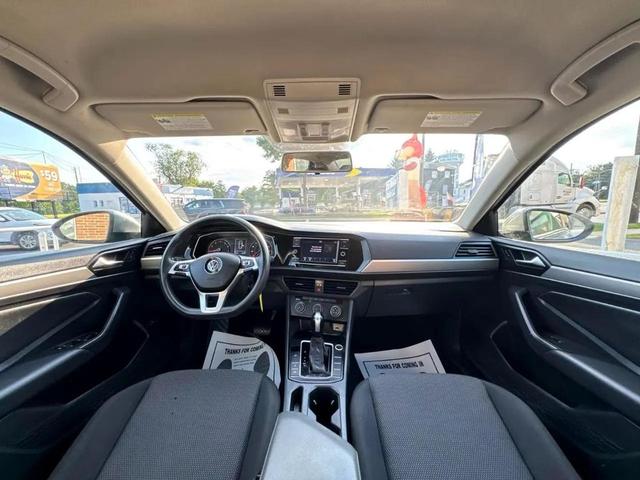 Photo of 2019 Pyrite Silver Metallic Volkswagen Jetta