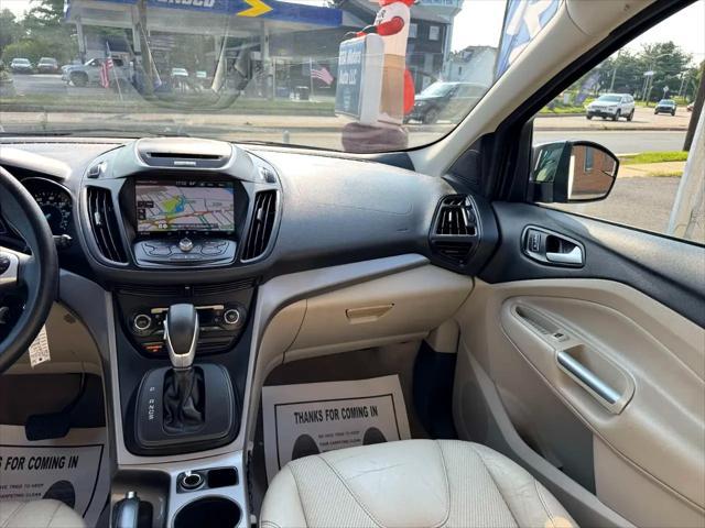 Photo of 2015 Tuxedo Black Ford Escape