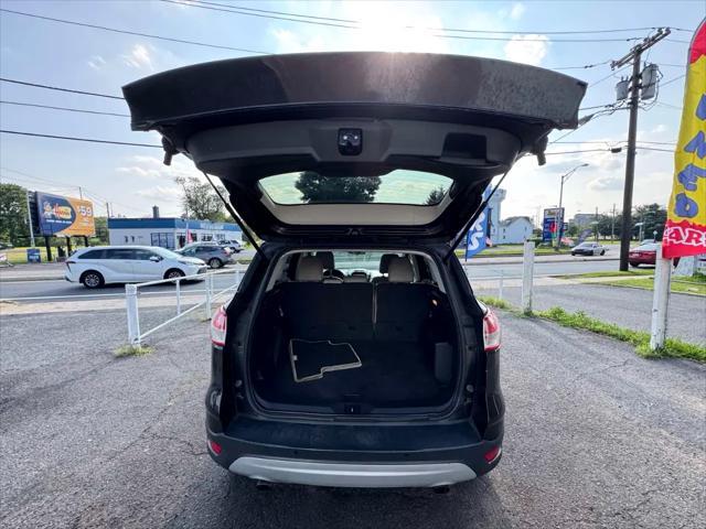 Photo of 2015 Tuxedo Black Ford Escape