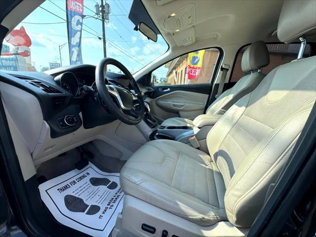 Photo of 2015 Tuxedo Black Ford Escape