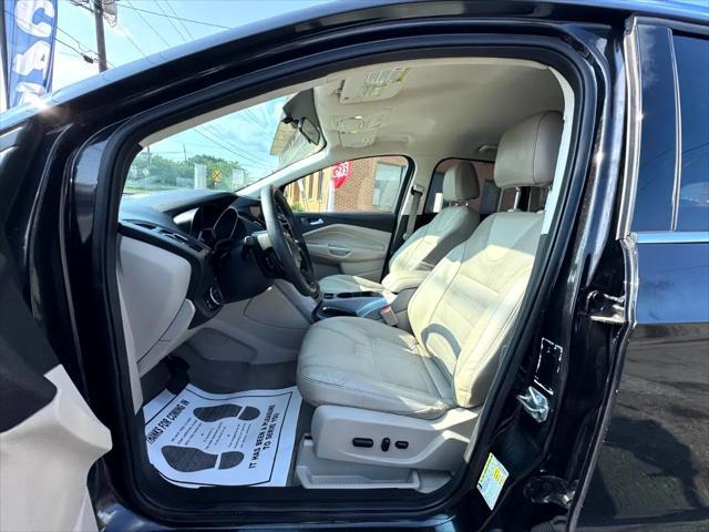Photo of 2015 Tuxedo Black Ford Escape