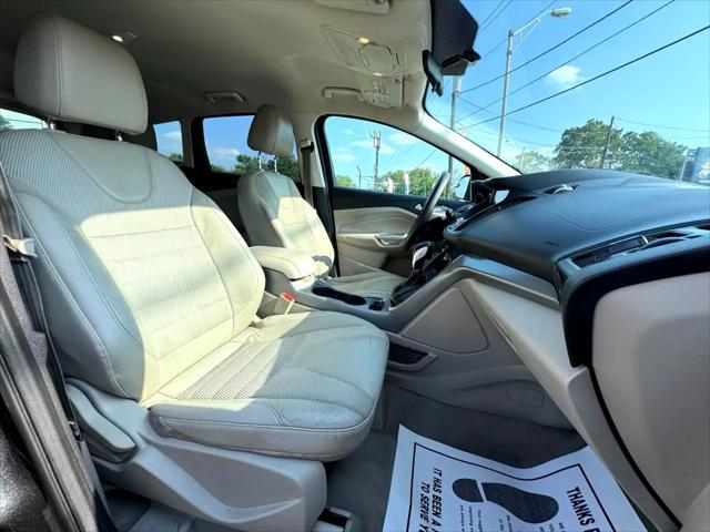 Photo of 2015 Tuxedo Black Ford Escape