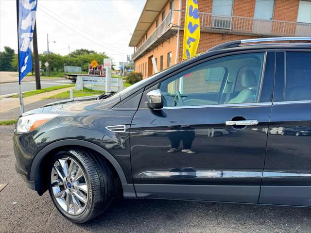 Photo of 2015 Tuxedo Black Ford Escape