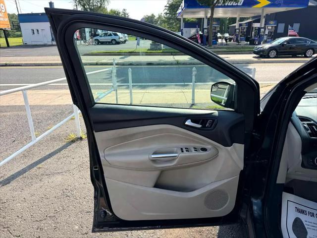 Photo of 2015 Tuxedo Black Ford Escape