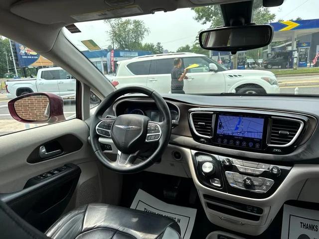 Photo of 2017 Maroon Chrysler Pacifica