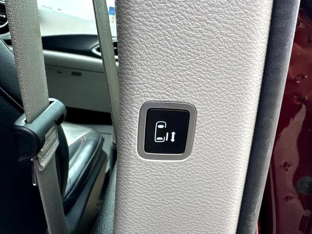 Photo of 2017 Maroon Chrysler Pacifica