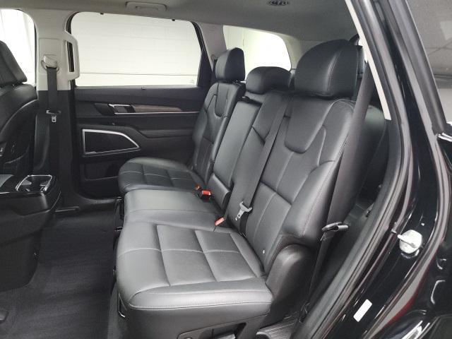 Photo of 2022 Ebony Black Kia Telluride